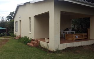 1 Bedroom Garden Cottage in Egerton