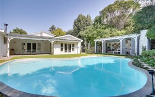 4 Bedroom House in Constantia Upper