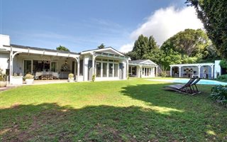 4 Bedroom House in Constantia Upper