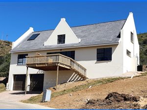 2 Bed Townhouse in Mossel Bay Central