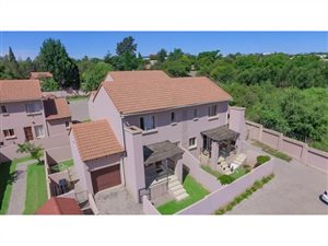 2 Bedroom Duplex in Halfway Gardens