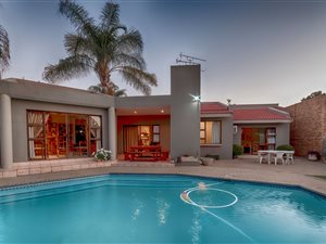 3 Bed House in Marais Steyn Park