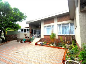 4 Bed House in Aston Bay