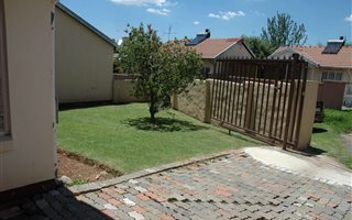 2 Bedroom Townhouse in Lombardy West