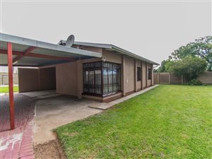3 Bed House in Leeuhof