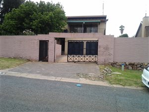 5 Bedroom House in Risana