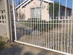 3 Bed House in Bhongweni