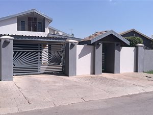 4 Bed House in West End