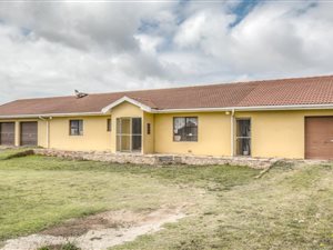 6 Bed House in Newton Park