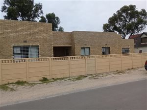 4 Bed House in Sunbird Park