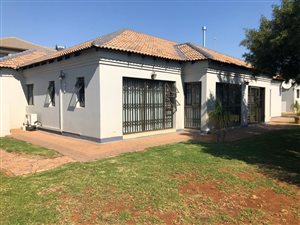 3 Bed House in Heuwelsig Estate