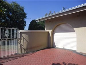 3 Bed House in Steel Park