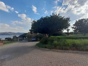 453 m² Land available in Kosmos