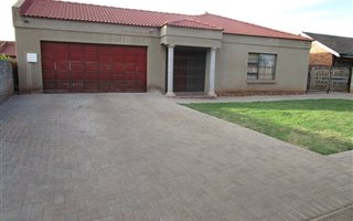 4 Bedroom House in Evaton North