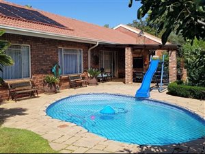 6 Bed House in Die Bult