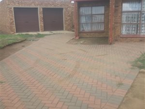 3 Bed House in Geluksdal