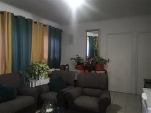 2 Bed House in Scottsdene