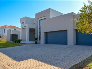 4 Bed House in Silver Lakes