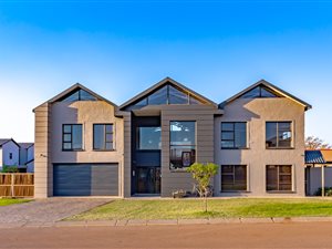 4 Bed House in The Meadows