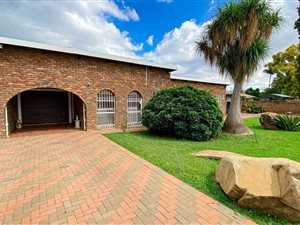 3 Bed House in Karen Park