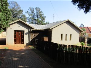 4 Bed House in Dan Pienaarville