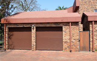 4 Bedroom Townhouse in Waterkloof