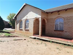 3 Bed House in Jouberton