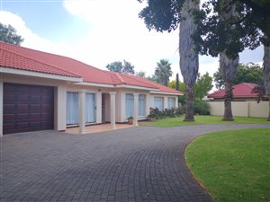 3 Bed House in Three Rivers East