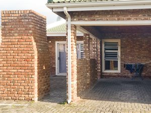 2 Bed Townhouse in George South