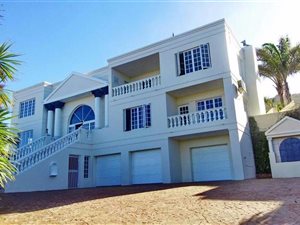 4 Bed House in Outeniqua Strand