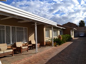 6 Bed House in LesMarais