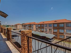 2 Bed Apartment in Randfontein Central
