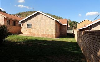 3 Bedroom Duet in Azaleapark