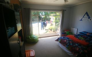4 Bedroom House in Universitas