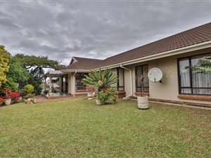 3 Bed Townhouse in Uvongo