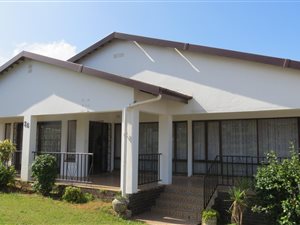 7 Bed House in Isipingo Rail