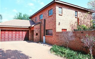 4 Bedroom House in Green Acres Estate