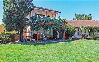 4 Bedroom House in Bloubosrand