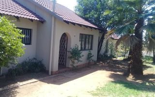 1 Bedroom Garden Cottage in Mayberry Park