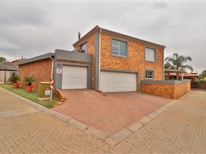 3 Bed House in Glen Marais