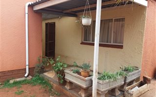 1 Bedroom Apartment in Krugersrus