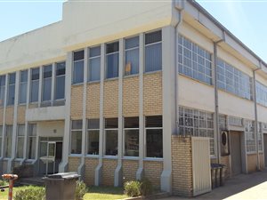1556 m² Industrial space in Strydompark