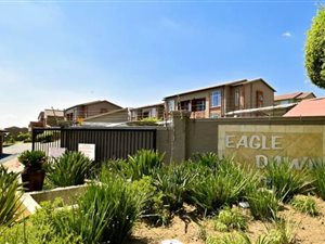 2 Bed Townhouse in Roodepoort West