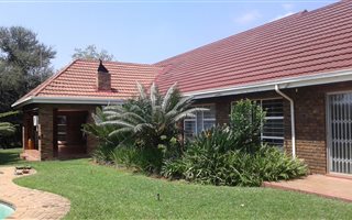 4 Bedroom House in Waterkloof