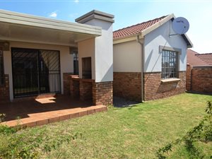 3 Bed Townhouse in Amberfield Manor