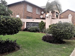 2 Bed Apartment in Rooihuiskraal North