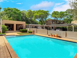 1 Bed Apartment in Parktown North