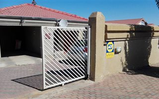 3 Bedroom House in Naturena