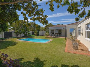 4 Bed House in Sunningdale