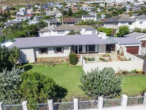 3 Bedroom House in Fish Hoek